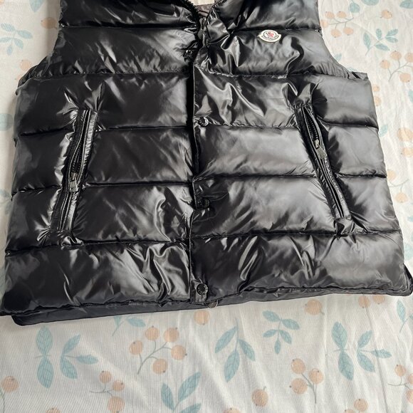 Moncler Women's Black Down Vest - Picture 4 of 8